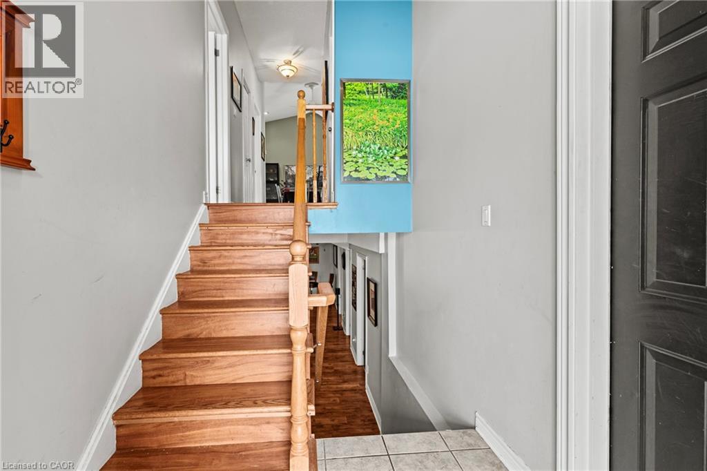 7852 Charnwood Avenue, Niagara Falls, Ontario  L2H 3E2 - Photo 6 - 40813670