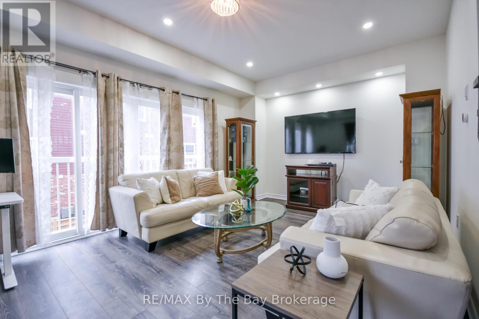 15 Dunes Drive, Wasaga Beach, Ontario  L9Z 0J1 - Photo 14 - S12955050