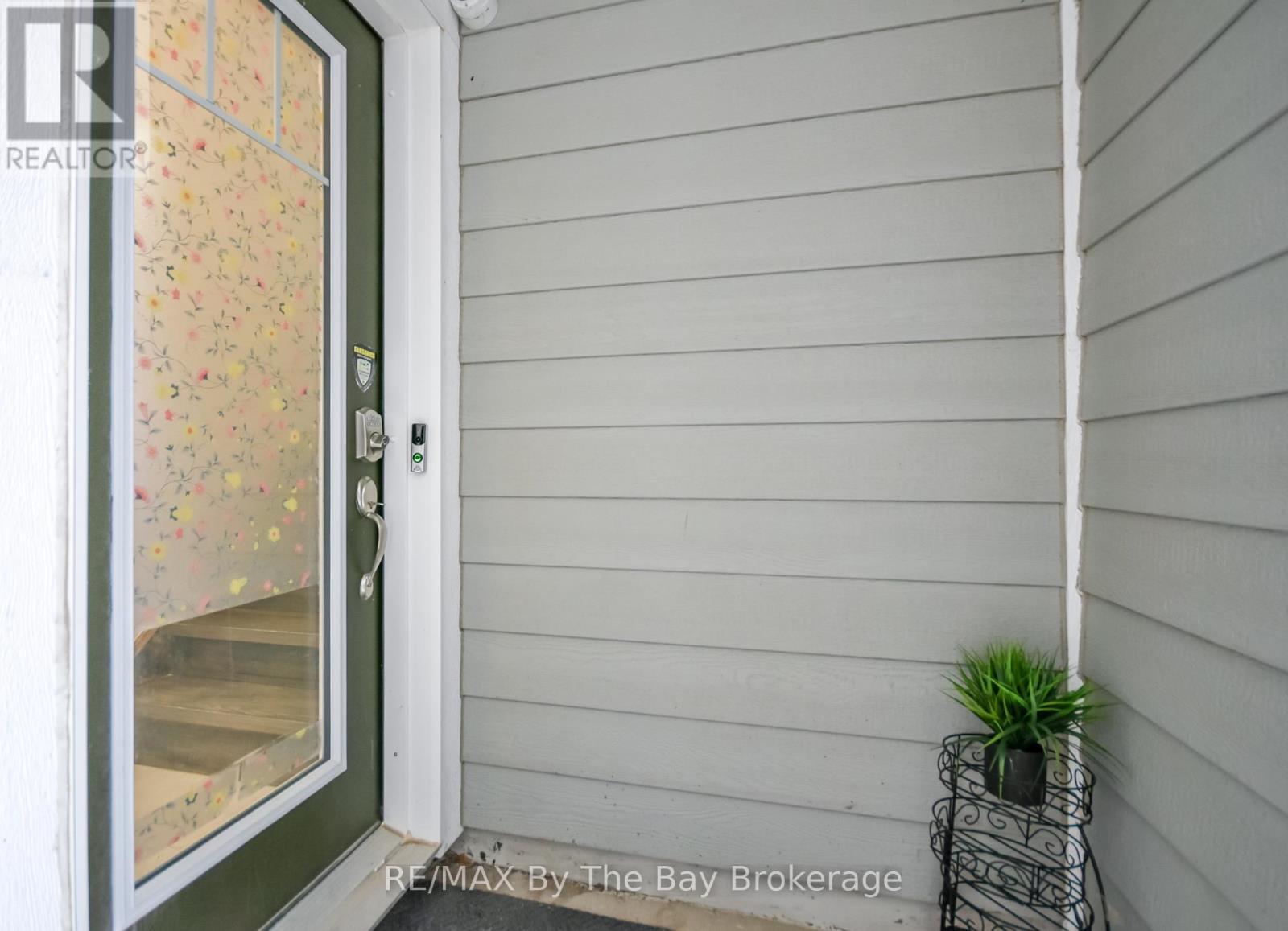 15 Dunes Drive, Wasaga Beach, Ontario  L9Z 0J1 - Photo 2 - S12955050