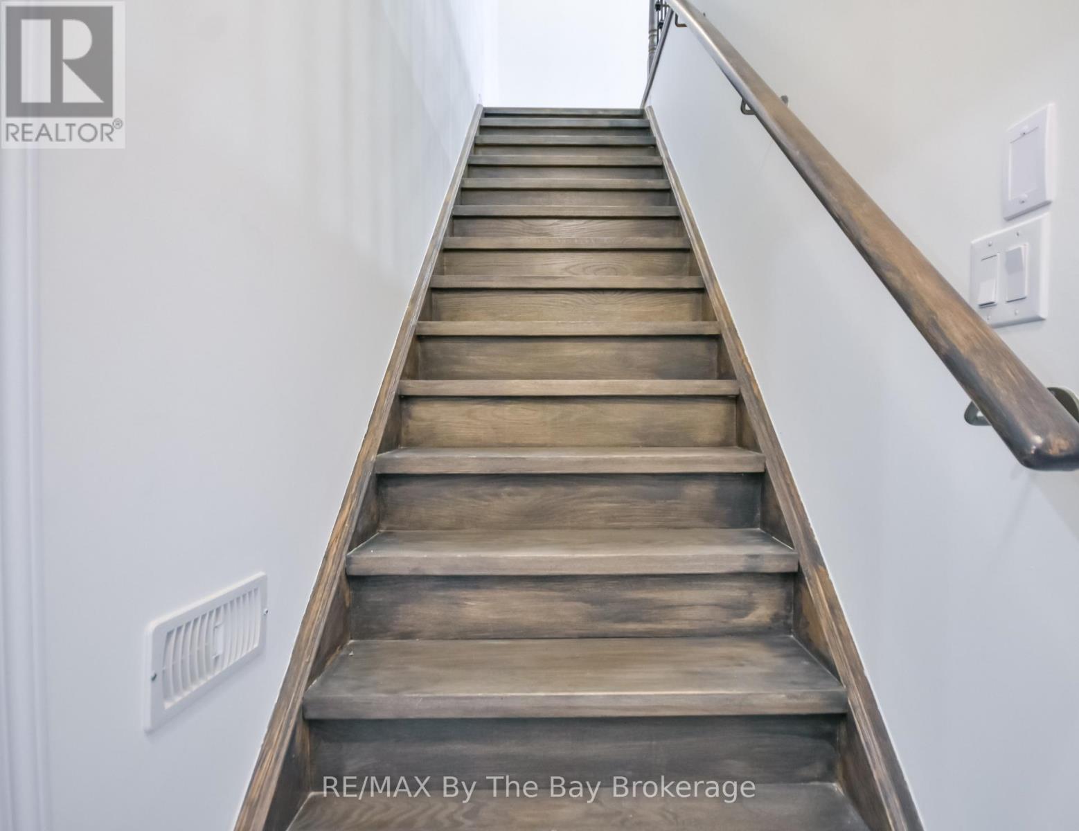 15 Dunes Drive, Wasaga Beach, Ontario  L9Z 0J1 - Photo 4 - S12955050