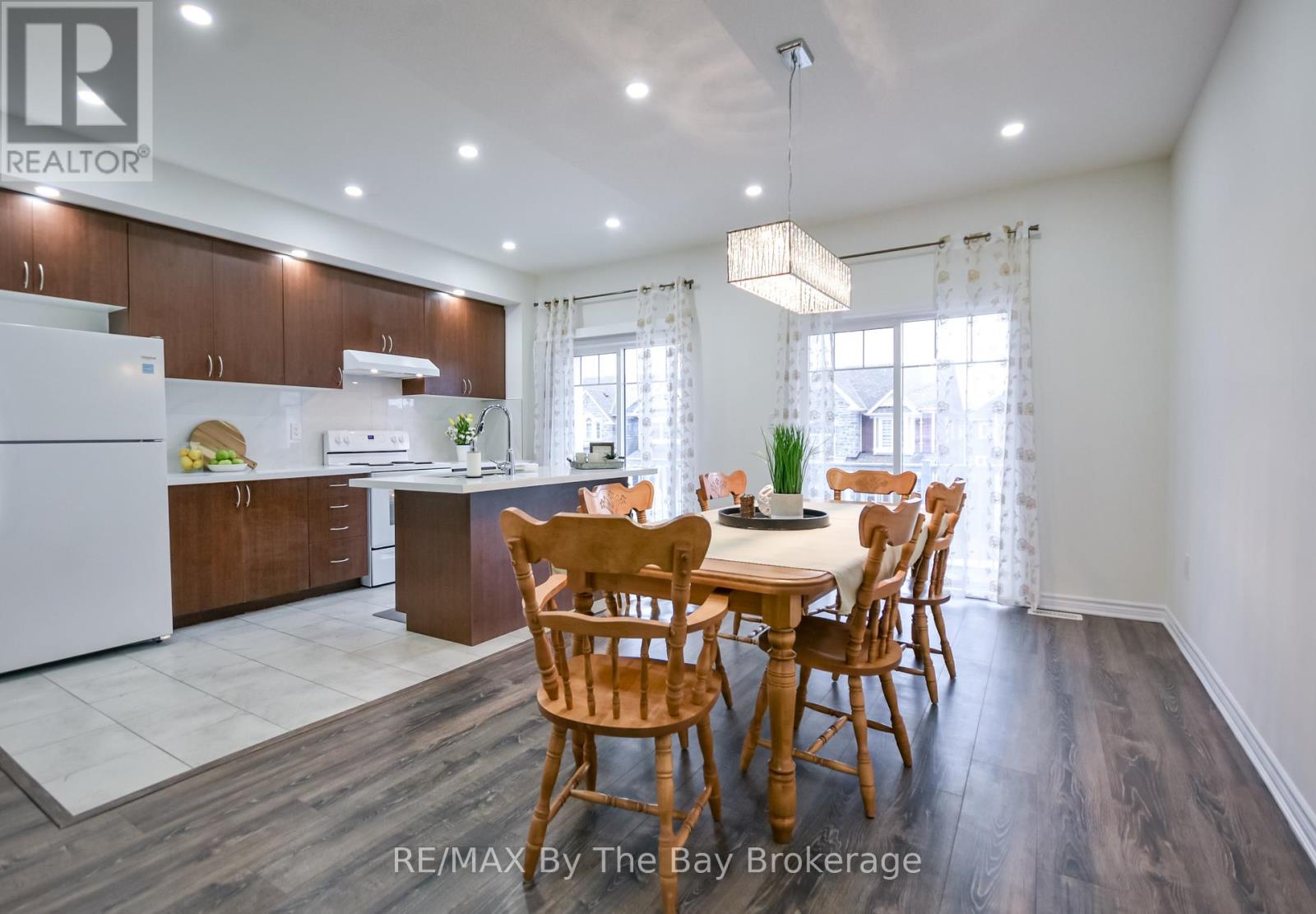 15 Dunes Drive, Wasaga Beach, Ontario  L9Z 0J1 - Photo 5 - S12955050