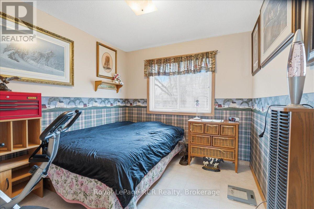 207 George Street S, Arran-Elderslie, Ontario  N0G 2N0 - Photo 11 - X12955042