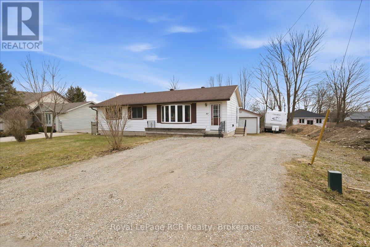 207 George Street S, Arran-Elderslie, Ontario  N0G 2N0 - Photo 2 - X12955042