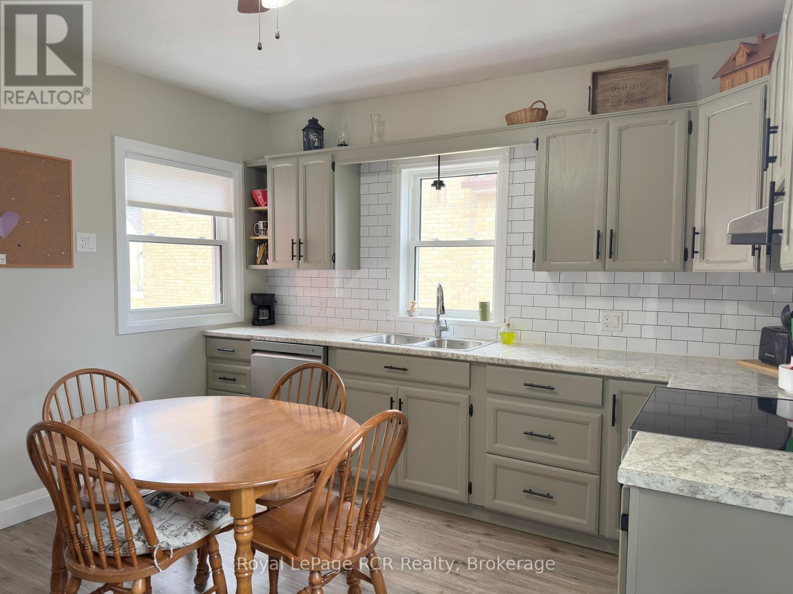 510 12th Street, Hanover, Ontario  N4N 1V9 - Photo 23 - X12955096