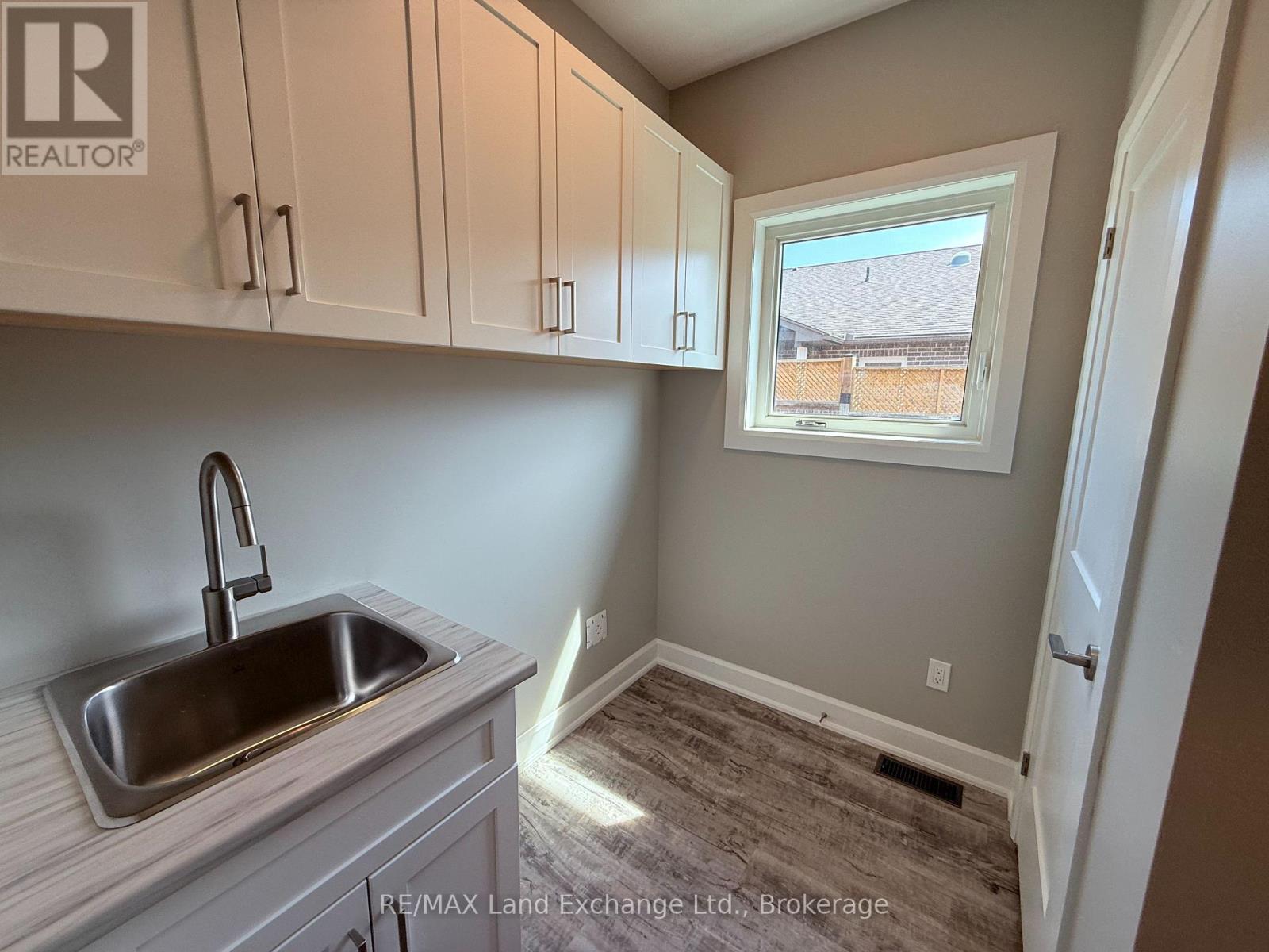 Unit 2 - 8 Golf Links Road, Kincardine, Ontario  N2Z 0G1 - Photo 20 - X12955104