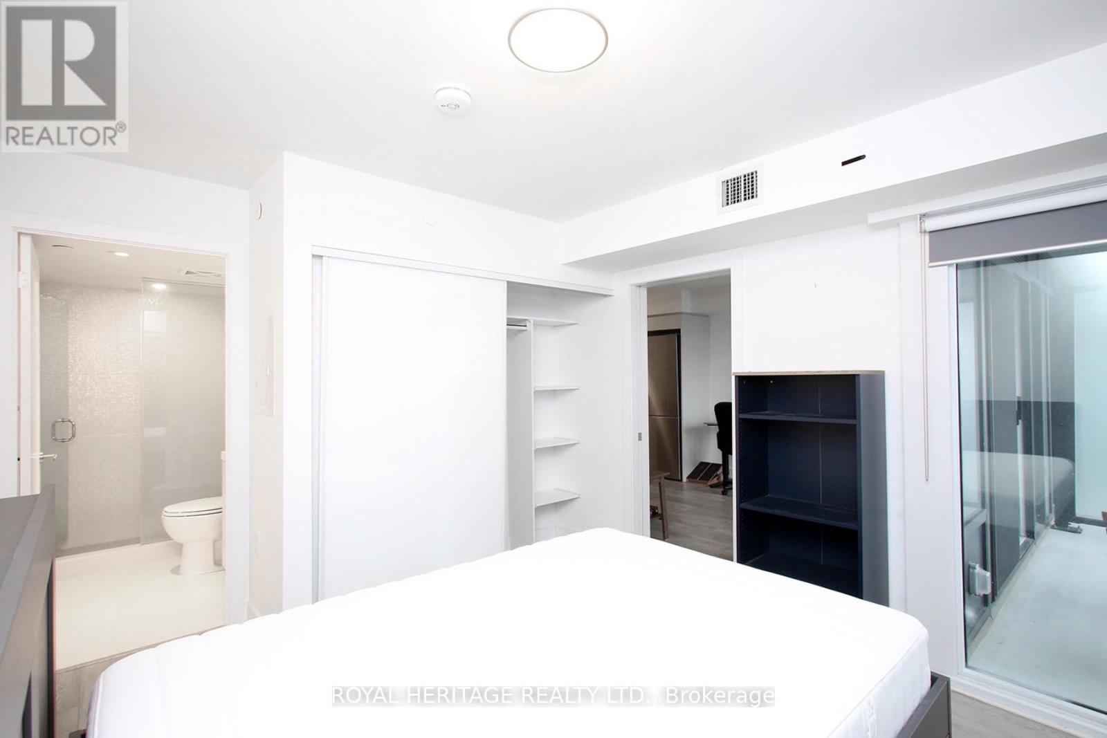 1921 - 585 Bloor Street E, Toronto, Ontario  M4W 0B3 - Photo 17 - C12955072