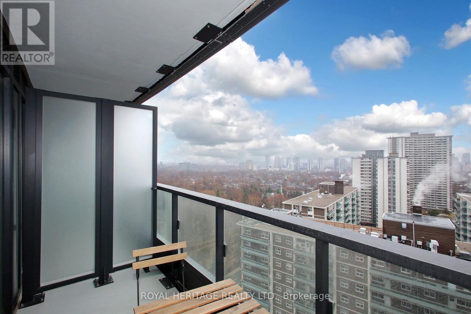 1921 - 585 Bloor Street E, Toronto, Ontario  M4W 0B3 - Photo 3 - C12955072