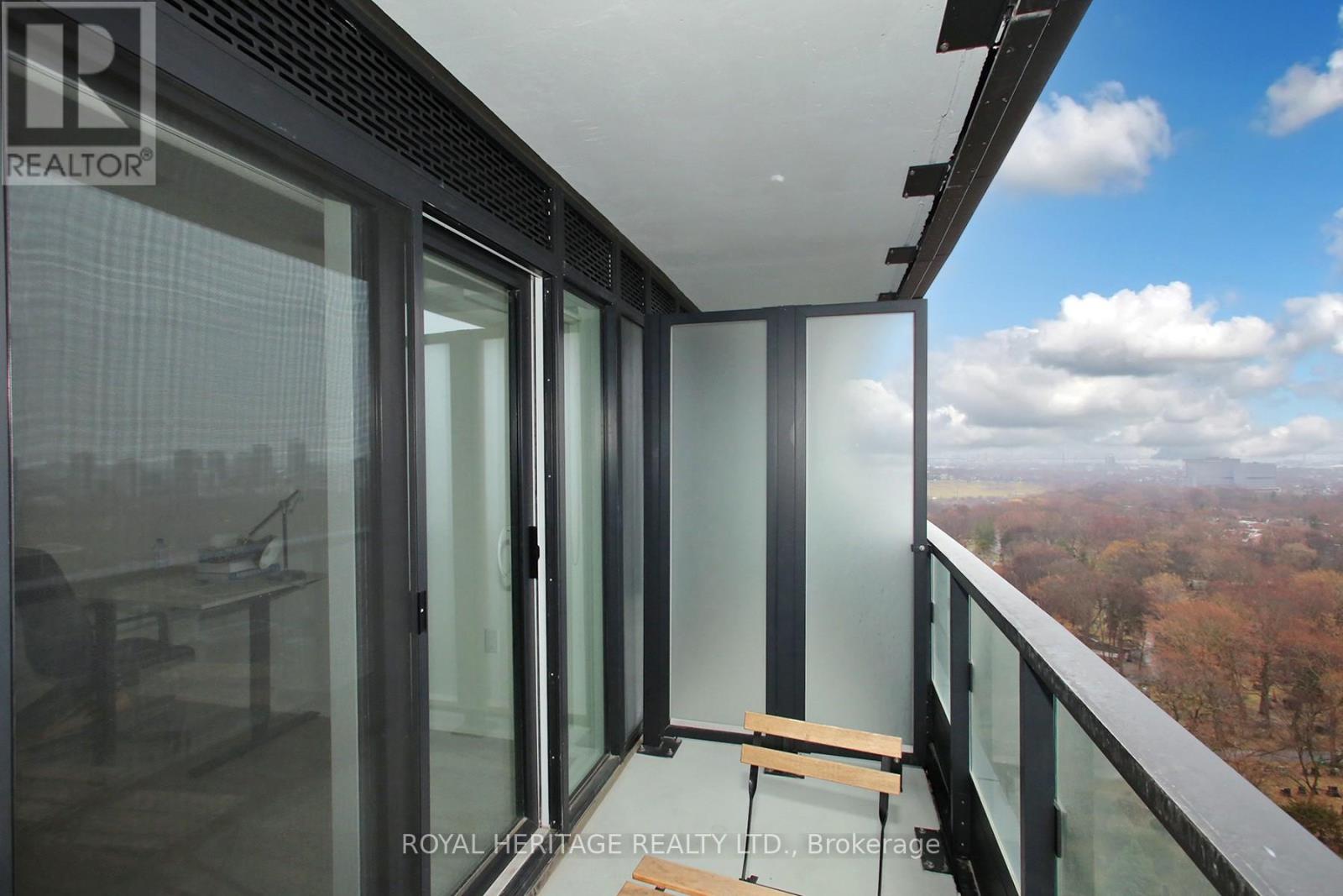 1921 - 585 Bloor Street E, Toronto, Ontario  M4W 0B3 - Photo 4 - C12955072