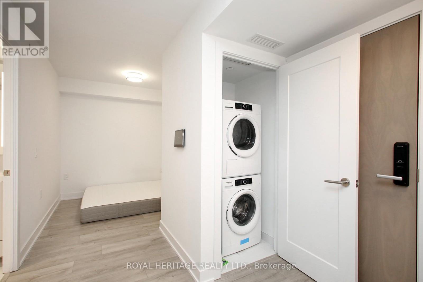 1921 - 585 Bloor Street E, Toronto, Ontario  M4W 0B3 - Photo 8 - C12955072