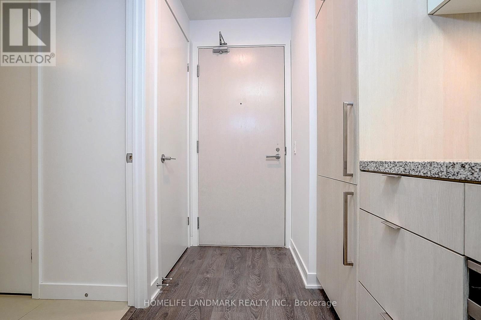 702 - 115 Blue Jays Way, Toronto, Ontario  M5V 0N4 - Photo 8 - C12955092