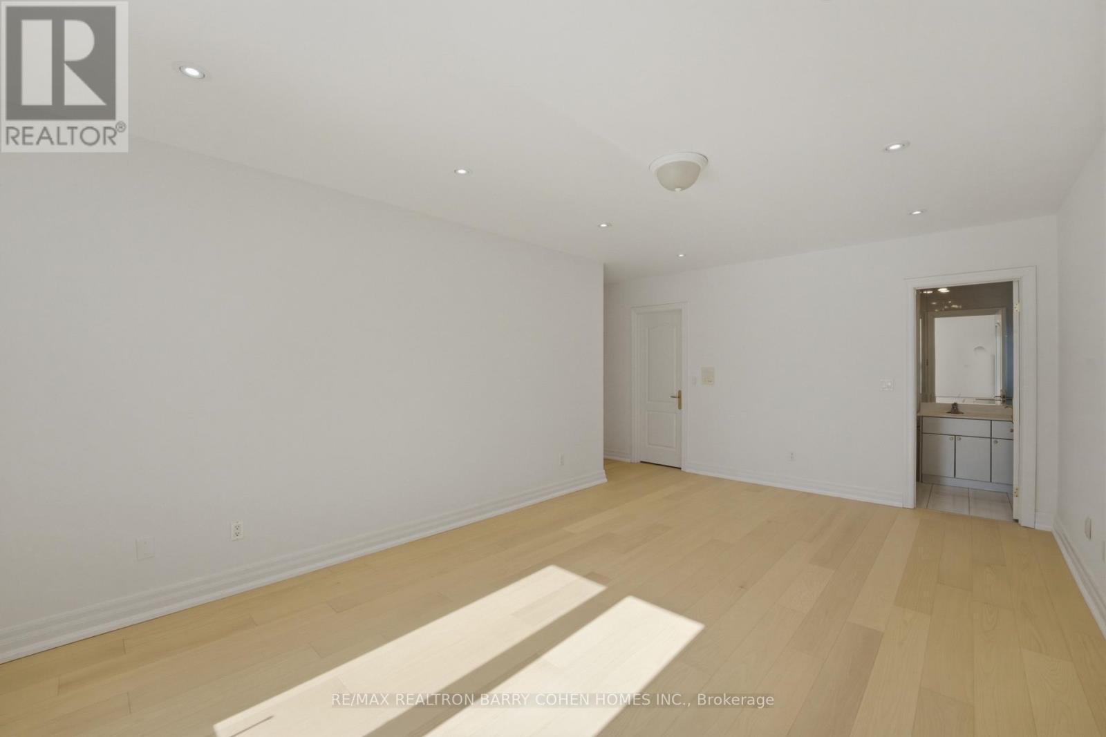 19 Risebrough Avenue, Toronto, Ontario  M2M 2E2 - Photo 34 - C12955094