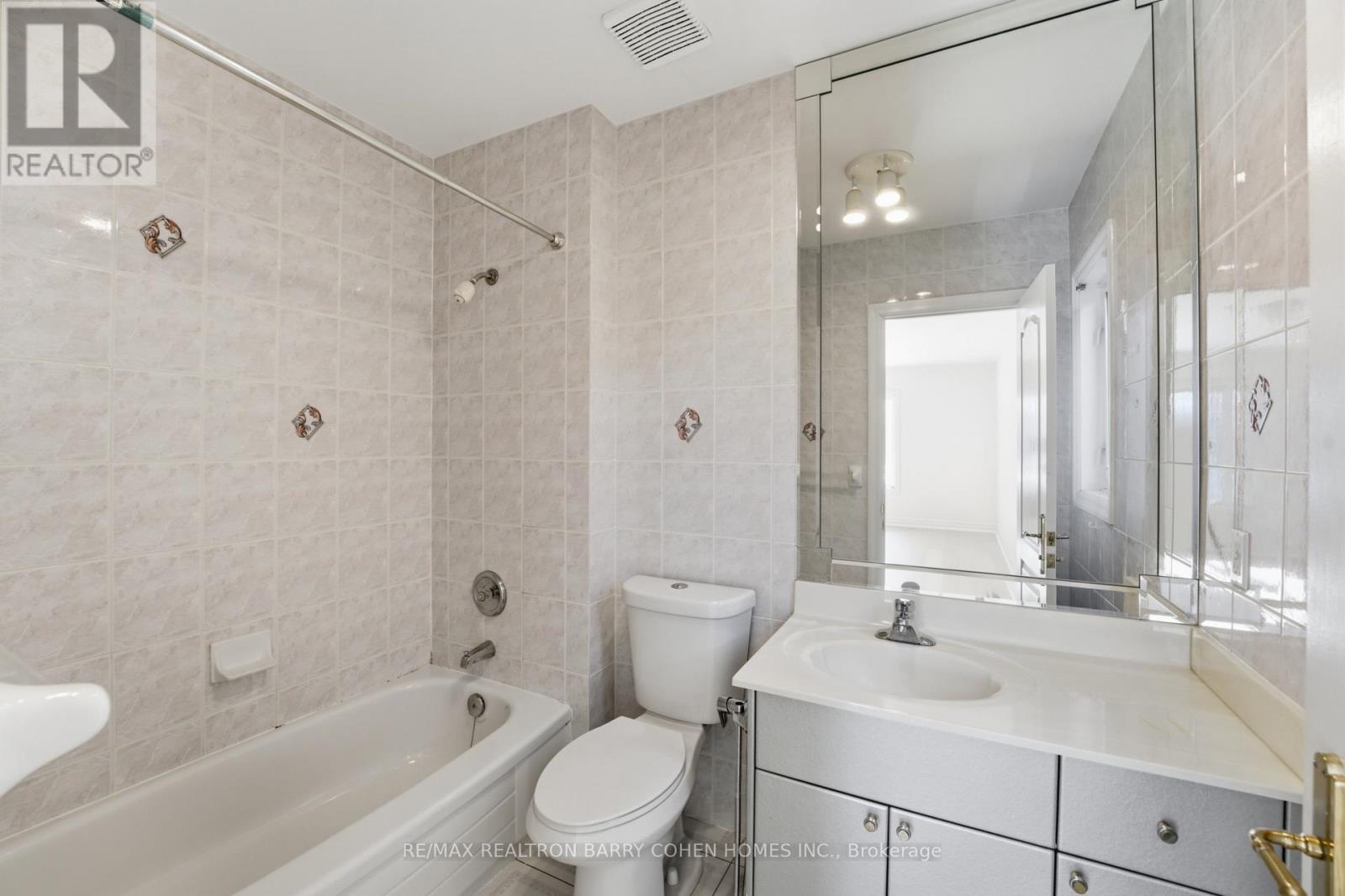 19 Risebrough Avenue, Toronto, Ontario  M2M 2E2 - Photo 35 - C12955094