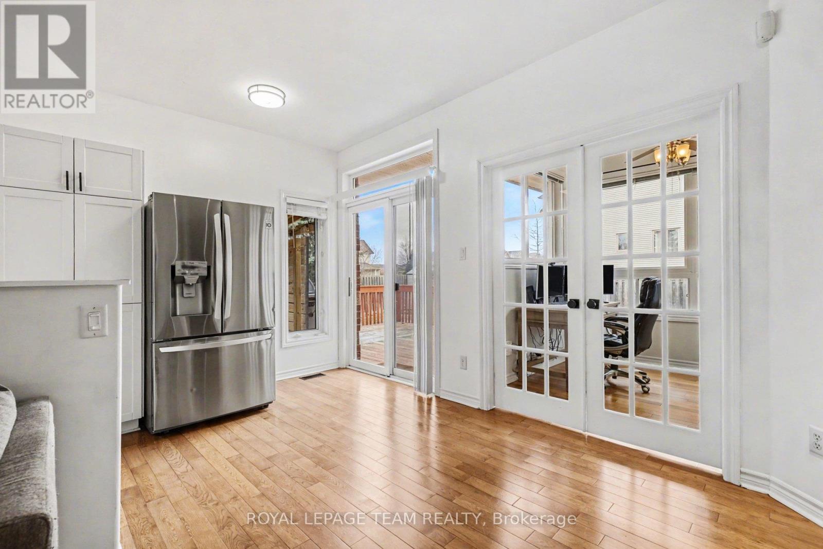 689 Vermillion Drive, Ottawa, Ontario  K1V 1W2 - Photo 14 - X12955024