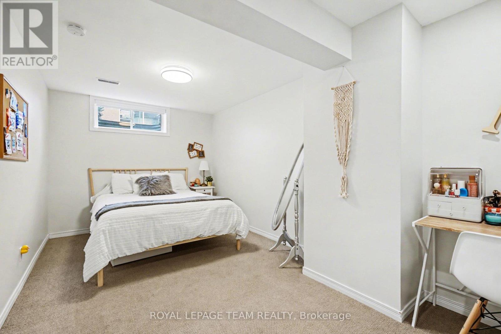 689 Vermillion Drive, Ottawa, Ontario  K1V 1W2 - Photo 24 - X12955024