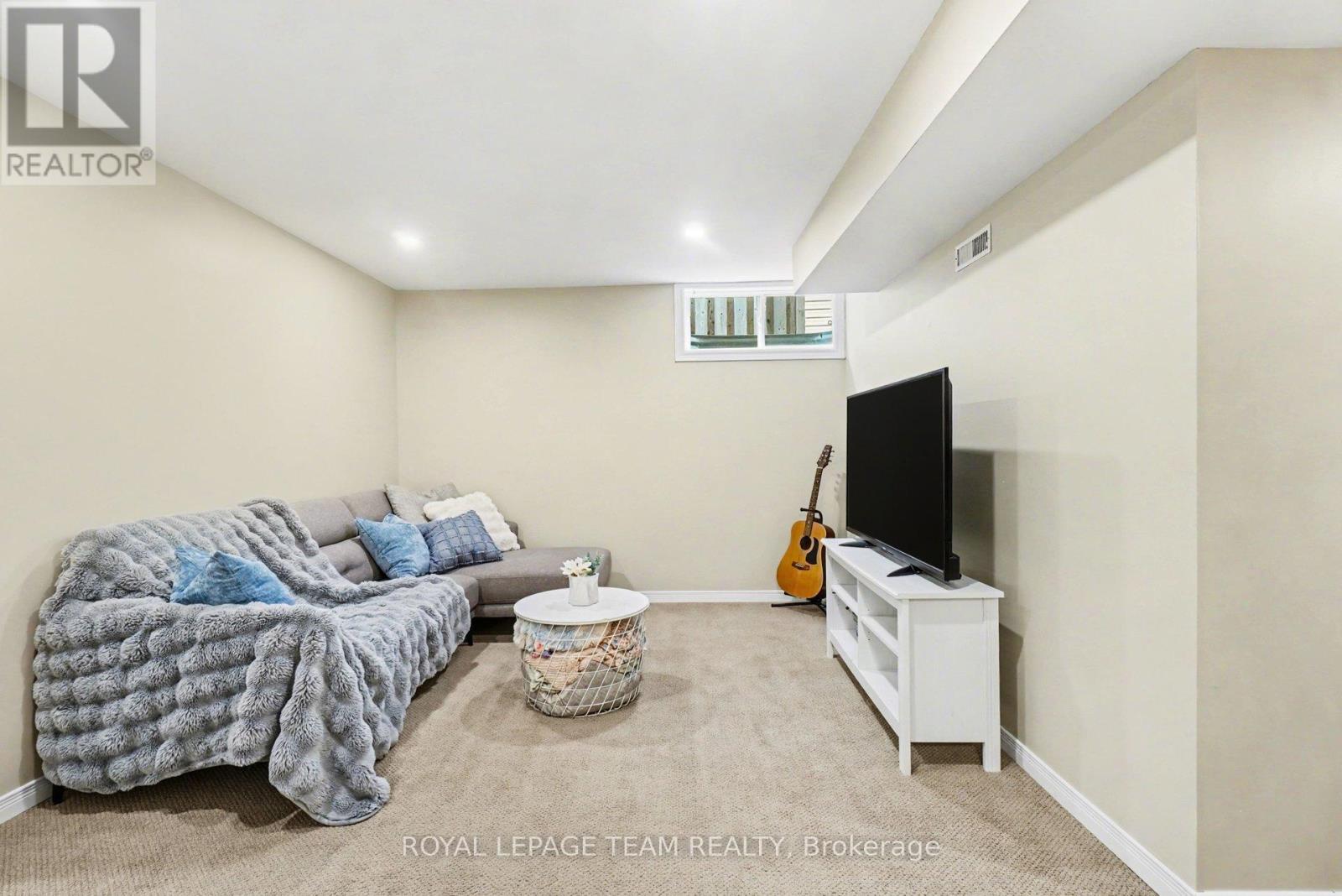 689 Vermillion Drive, Ottawa, Ontario  K1V 1W2 - Photo 27 - X12955024