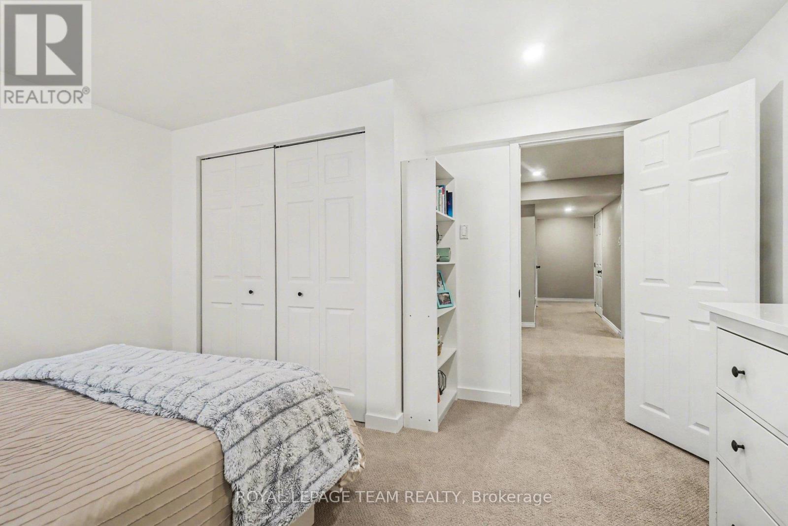 689 Vermillion Drive, Ottawa, Ontario  K1V 1W2 - Photo 29 - X12955024