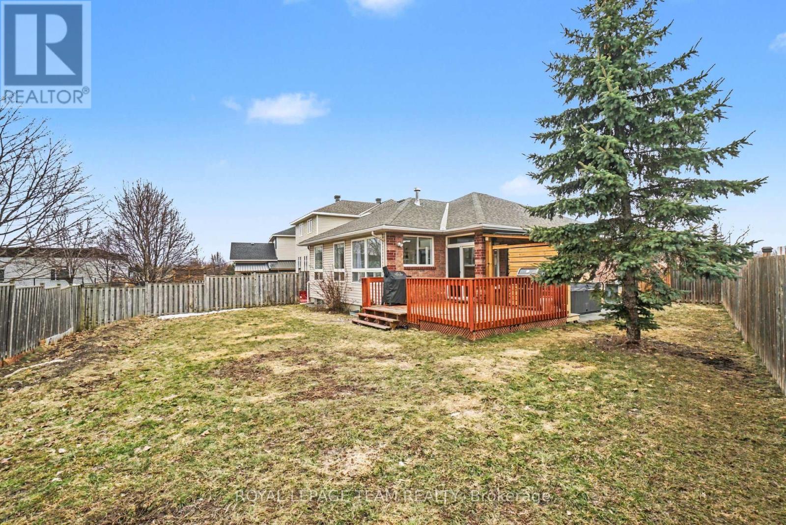 689 Vermillion Drive, Ottawa, Ontario  K1V 1W2 - Photo 32 - X12955024