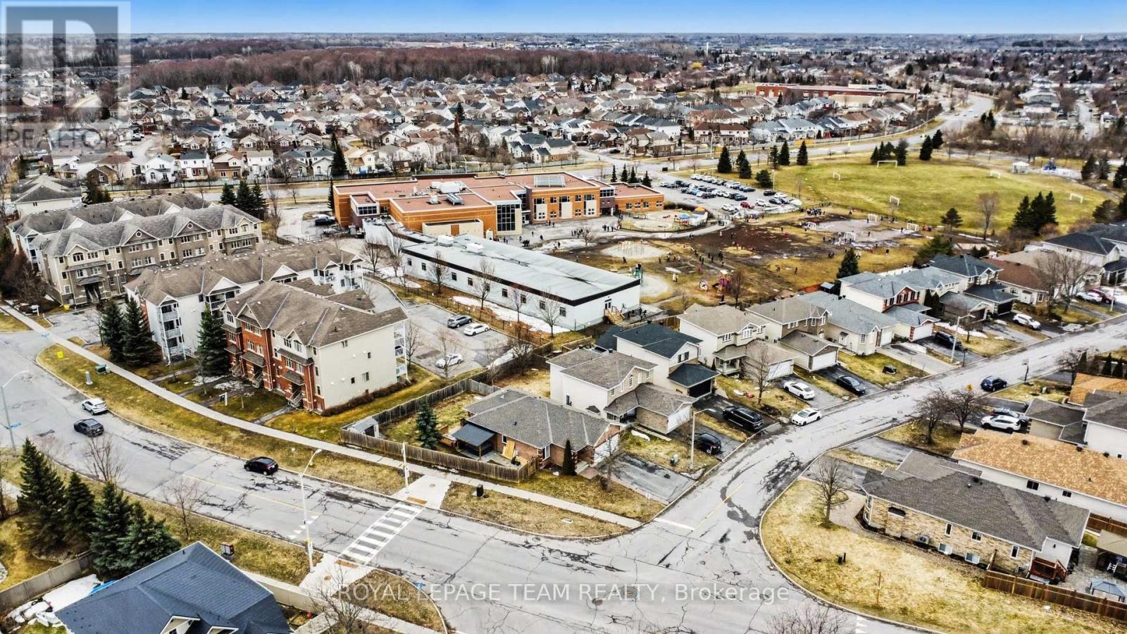 689 Vermillion Drive, Ottawa, Ontario  K1V 1W2 - Photo 33 - X12955024