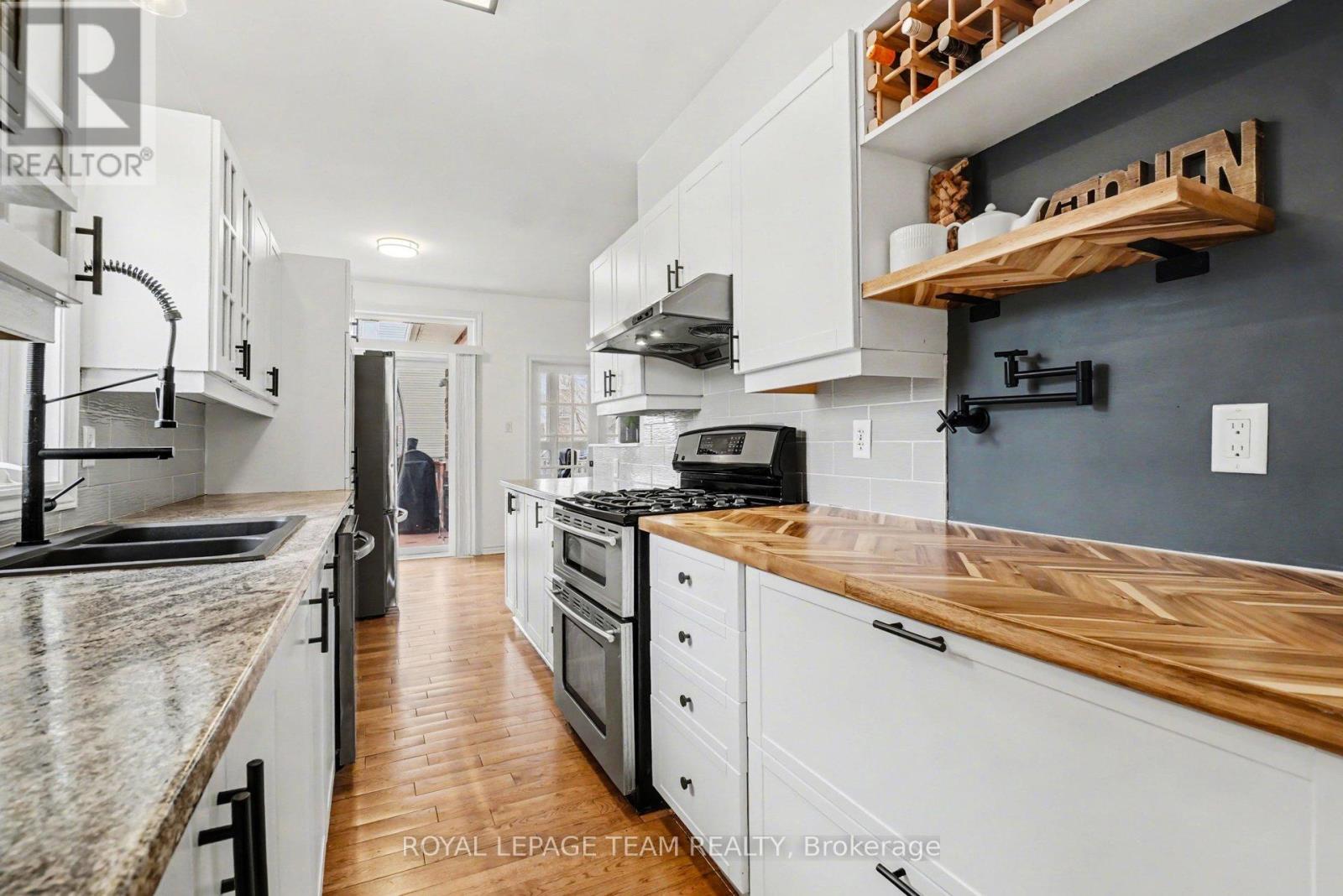 689 Vermillion Drive, Ottawa, Ontario  K1V 1W2 - Photo 9 - X12955024