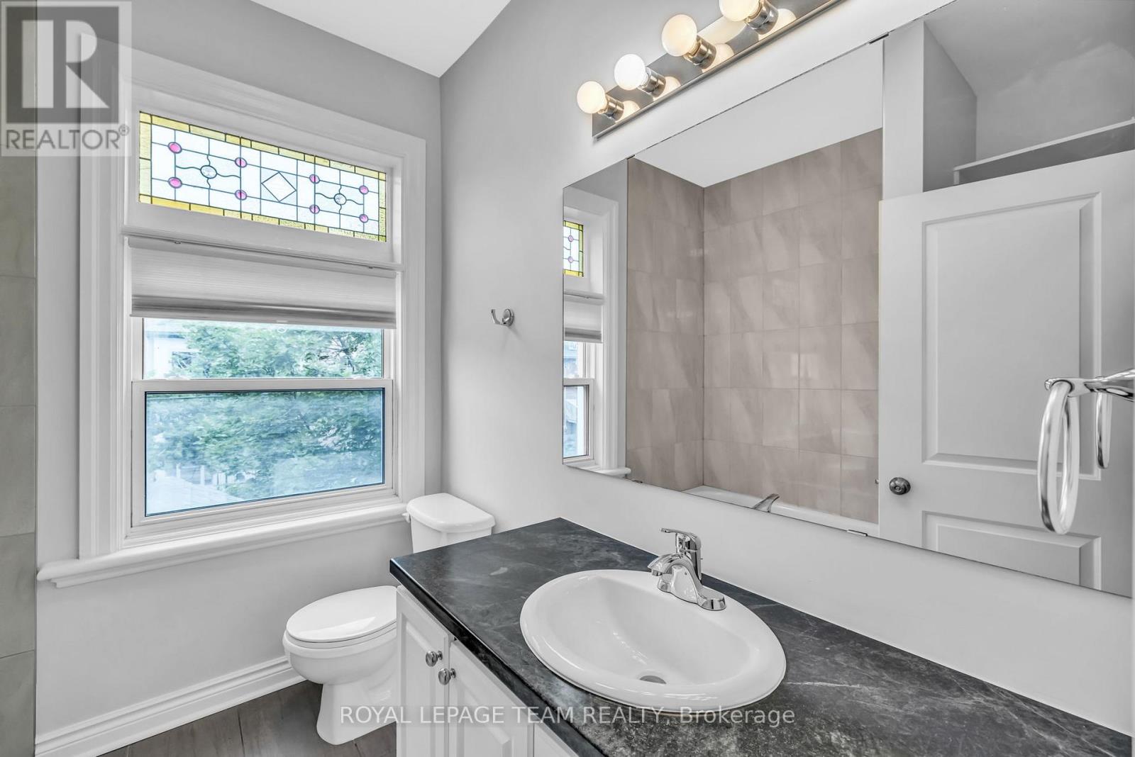 90 Fourth Avenue, Ottawa, Ontario  K1S 2L2 - Photo 15 - X12955082