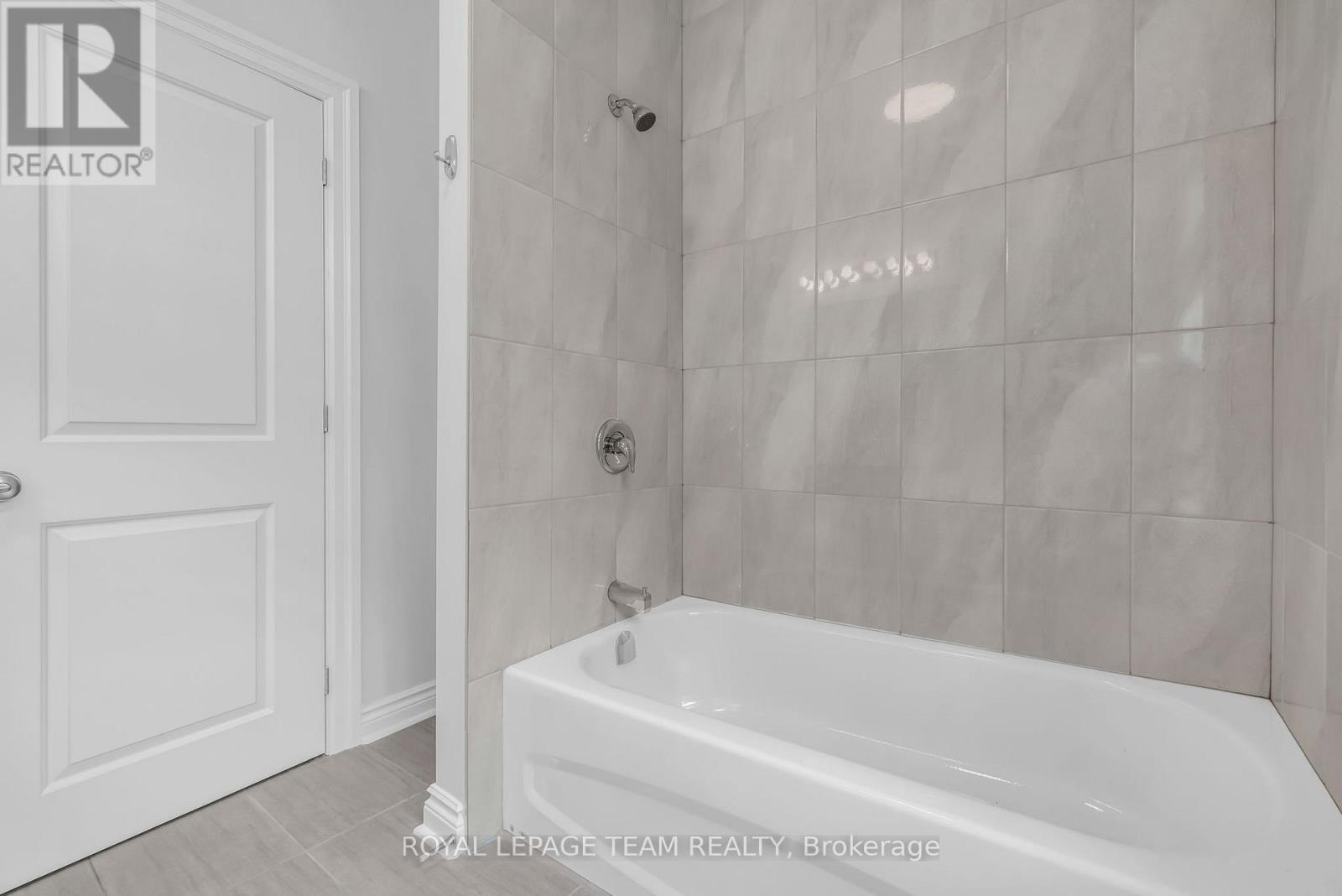 90 Fourth Avenue, Ottawa, Ontario  K1S 2L2 - Photo 16 - X12955082