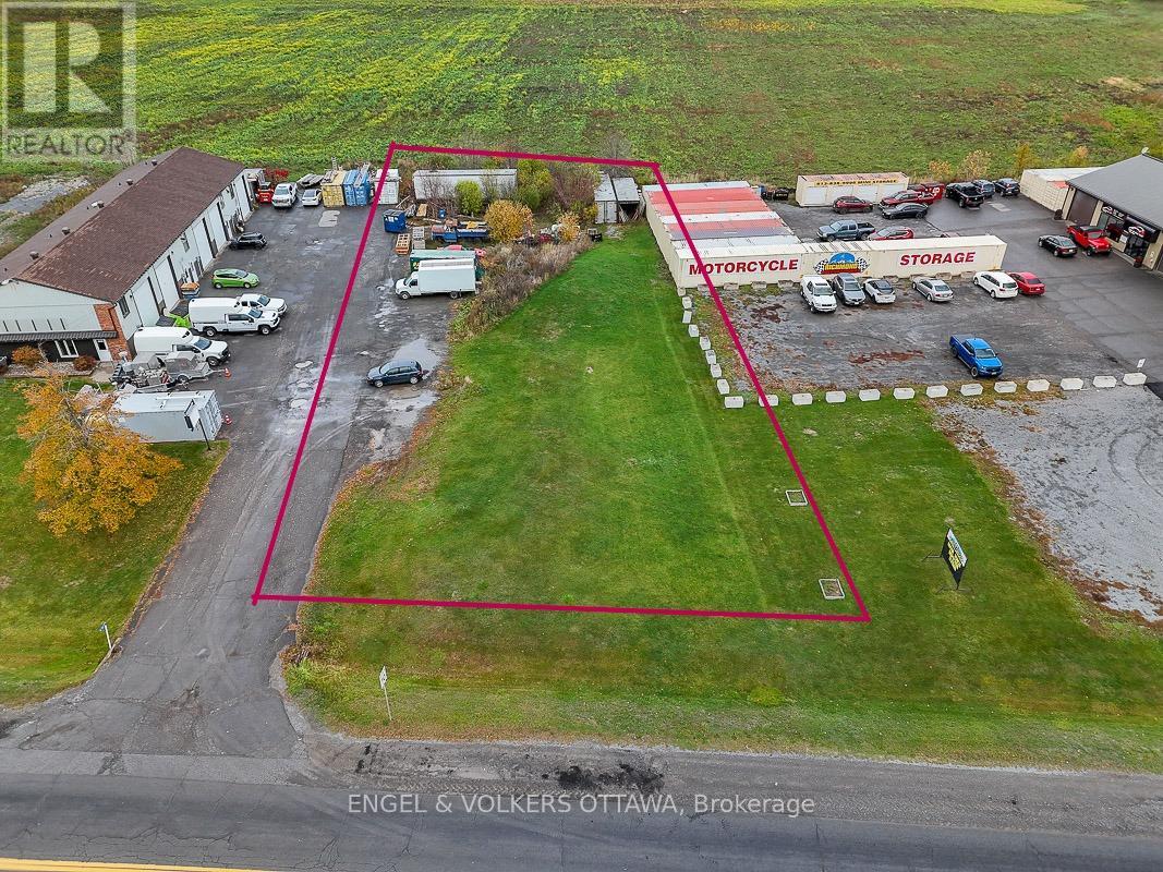 3827 Mcbean Street, Ottawa, Ontario  K0A 2Z0 - Photo 2 - X12955088