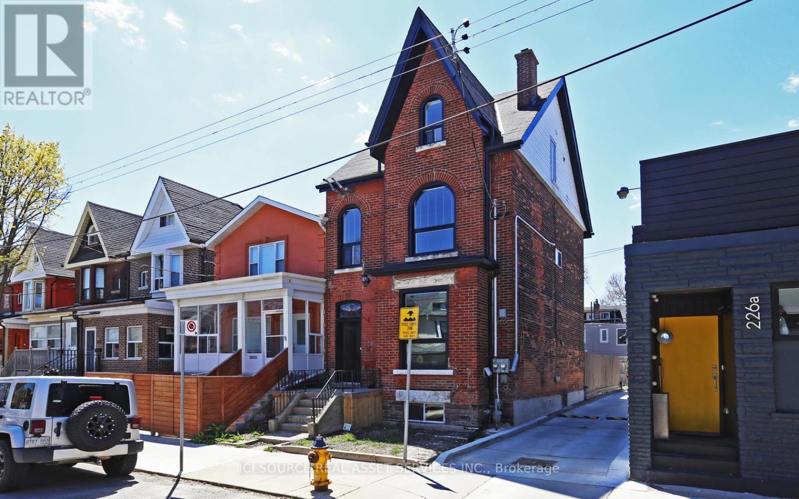 1 - 224 Jones Avenue, Toronto, Ontario  M4M 3A3 - Photo 10 - E12955110