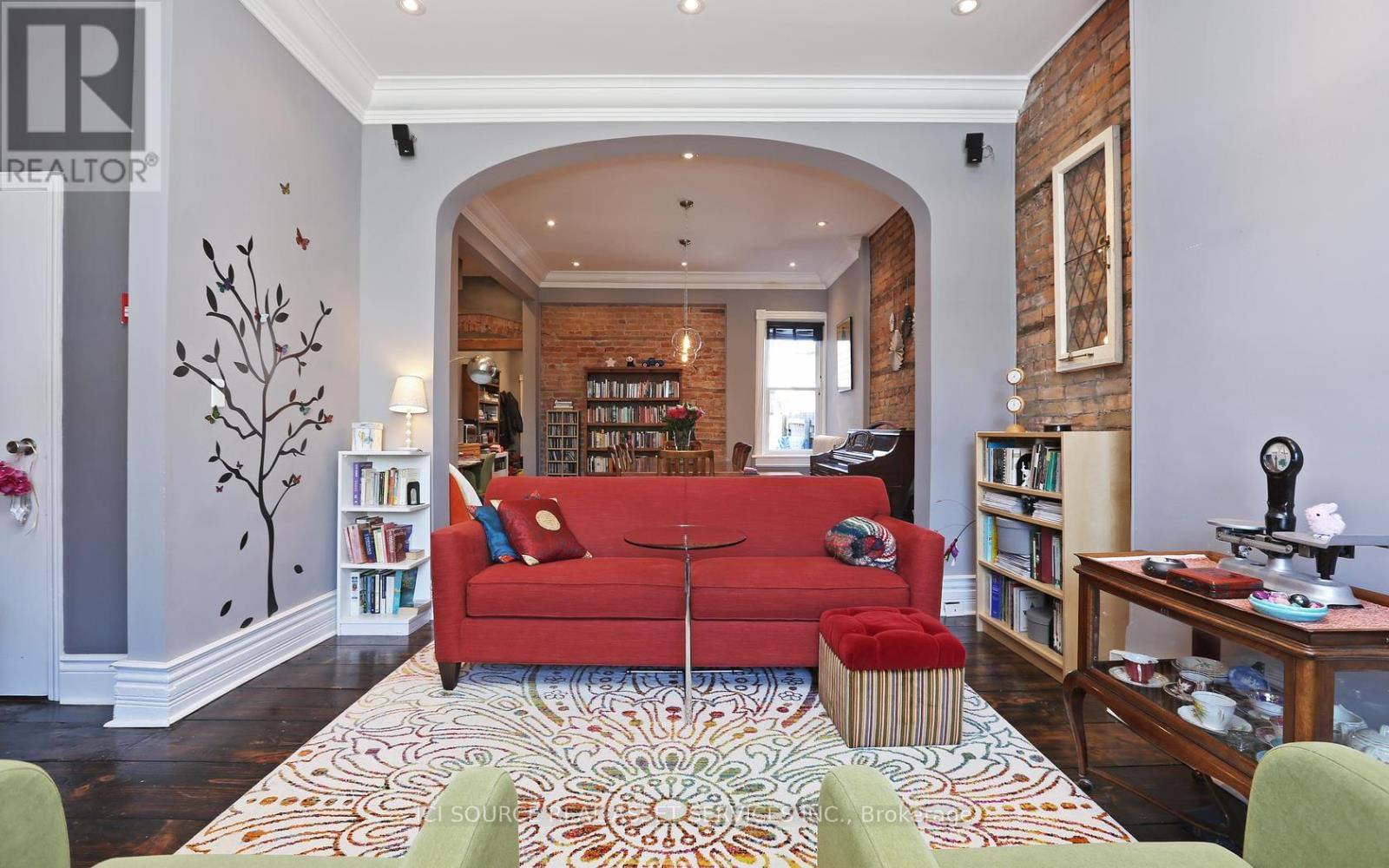 1 - 224 Jones Avenue, Toronto, Ontario  M4M 3A3 - Photo 2 - E12955110