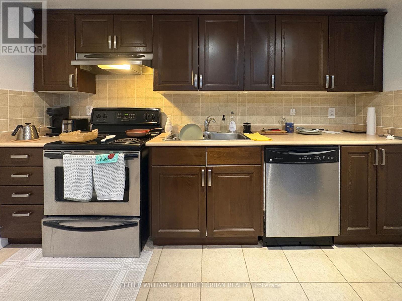 Upper - 429 Ossington Avenue, Toronto, Ontario  M6J 3A6 - Photo 11 - C12951500