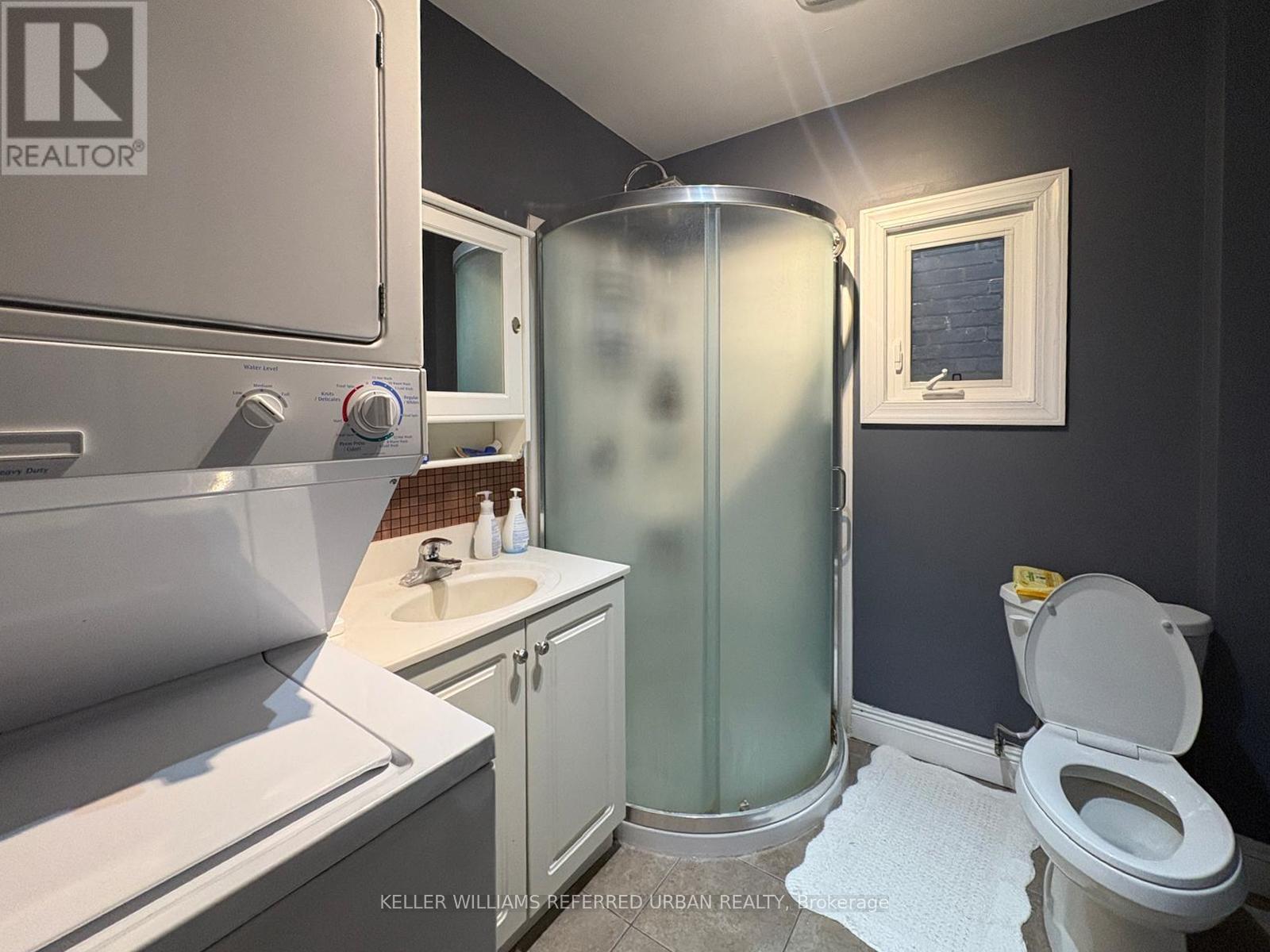 Upper - 429 Ossington Avenue, Toronto, Ontario  M6J 3A6 - Photo 16 - C12951500