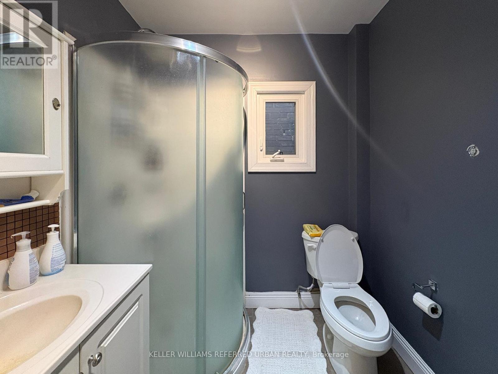 Upper - 429 Ossington Avenue, Toronto, Ontario  M6J 3A6 - Photo 15 - C12951500