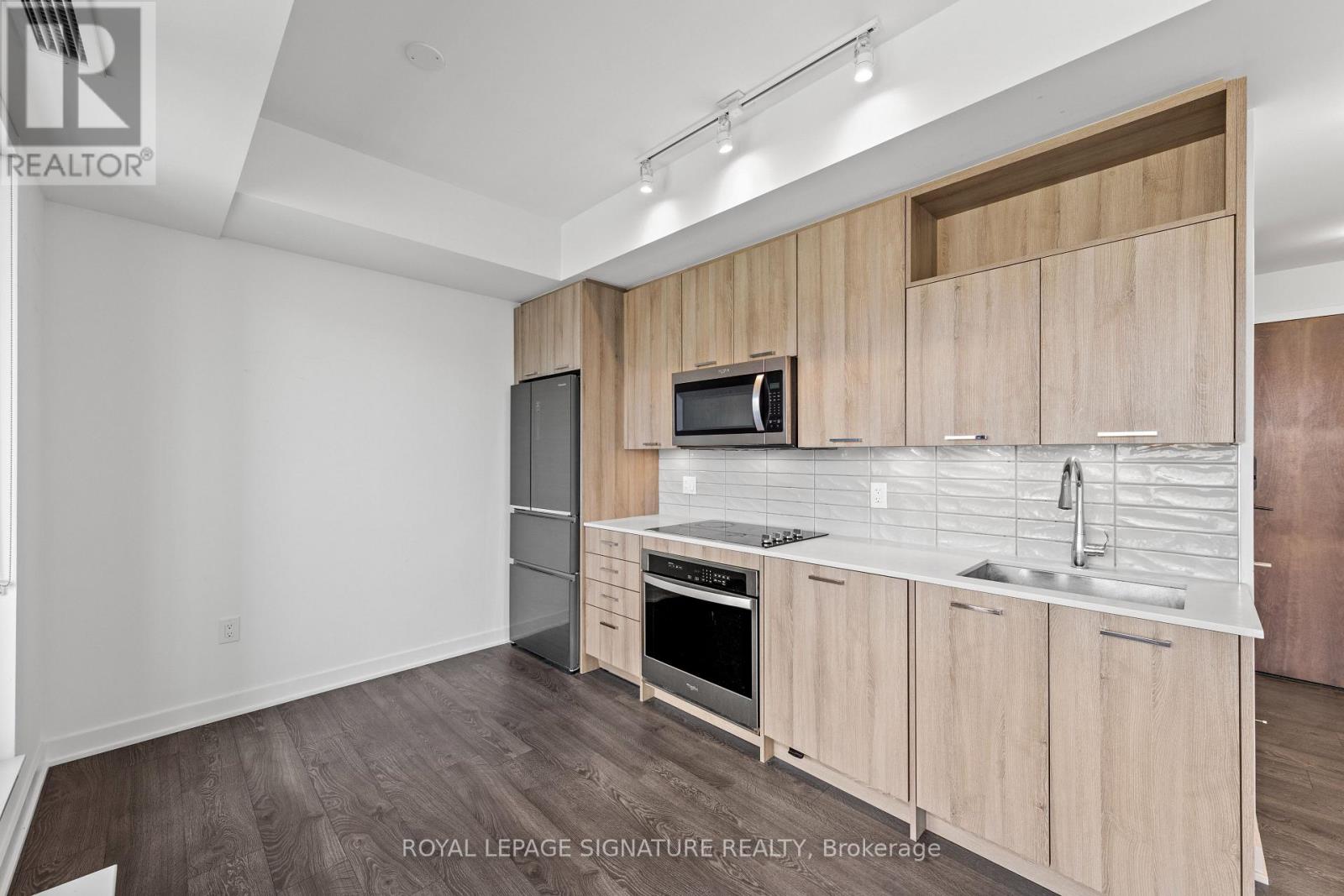 207 - 120 Eagle Rock Way, Vaughan, Ontario  L6A 5C2 - Photo 11 - N12955046