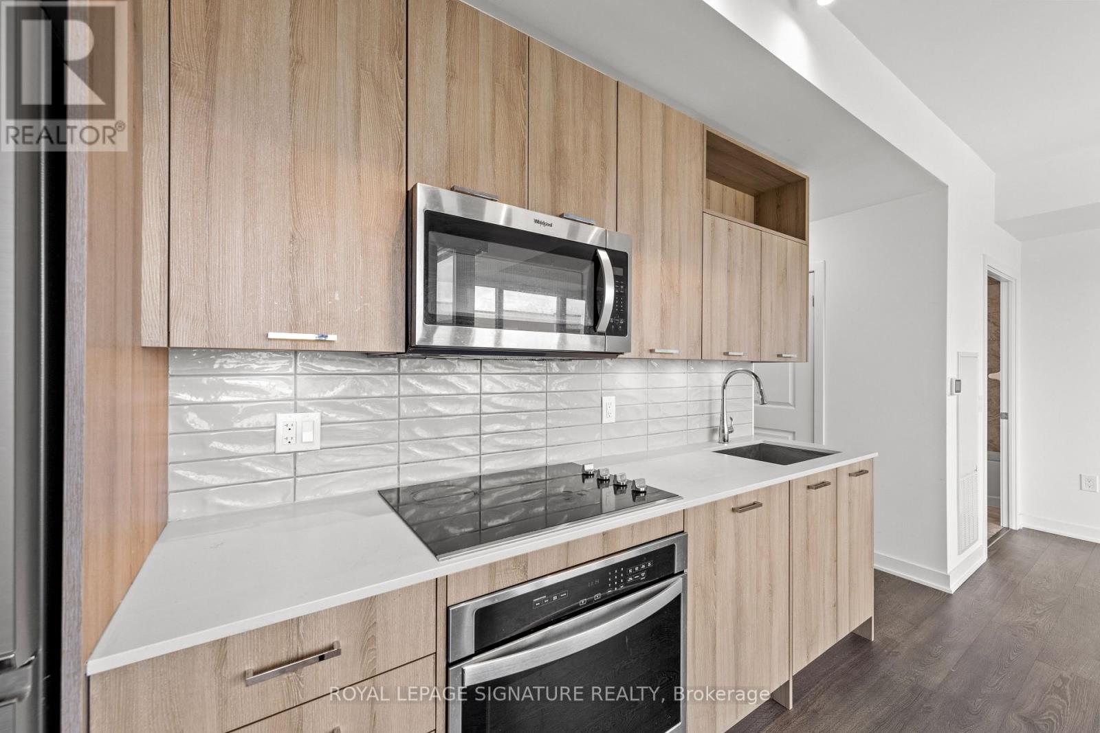 207 - 120 Eagle Rock Way, Vaughan, Ontario  L6A 5C2 - Photo 13 - N12955046