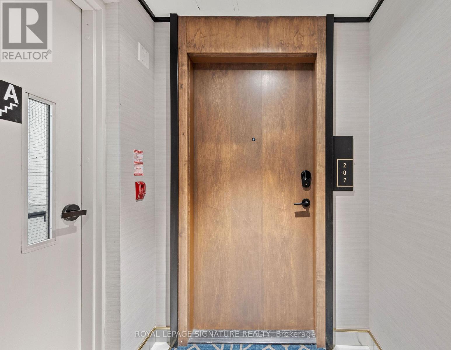 207 - 120 Eagle Rock Way, Vaughan, Ontario  L6A 5C2 - Photo 3 - N12955046