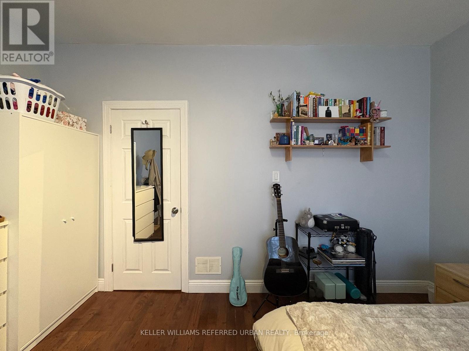 Upper - 429 Ossington Avenue, Toronto, Ontario  M6J 3A6 - Photo 8 - C12951500