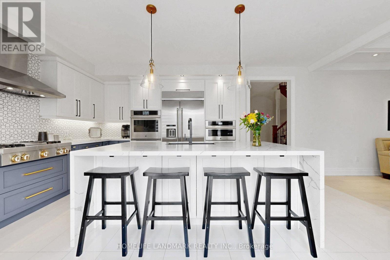 158 Walter English Drive, East Gwillimbury, Ontario  L9N 0Y8 - Photo 19 - N12940354