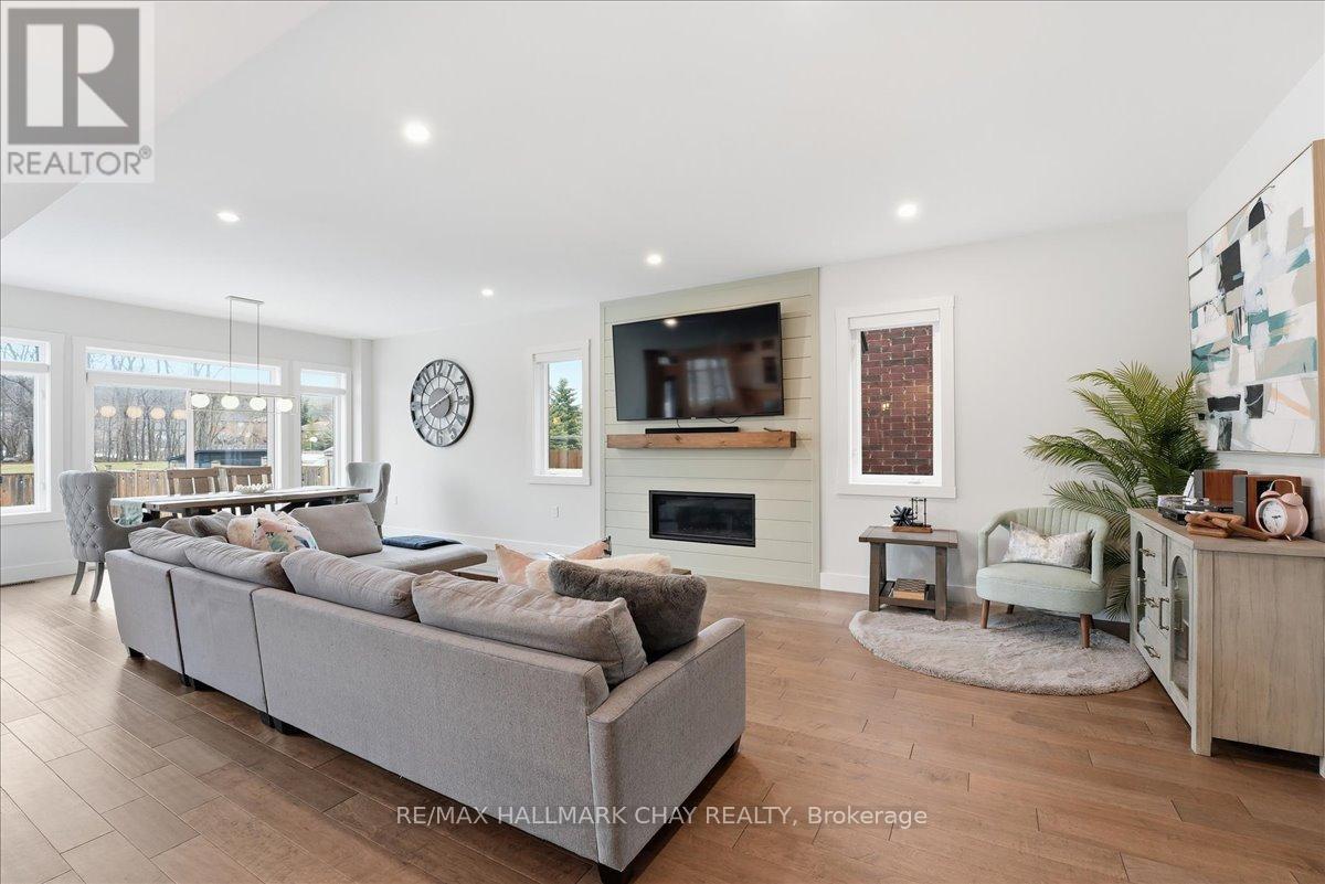 26 Lowry Court, Barrie, Ontario  L4N 7N3 - Photo 11 - S12955102