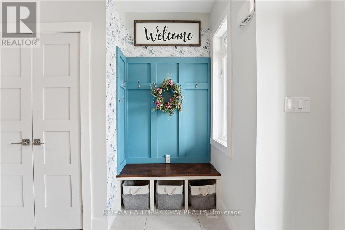 26 Lowry Court, Barrie, Ontario  L4N 7N3 - Photo 5 - S12955102