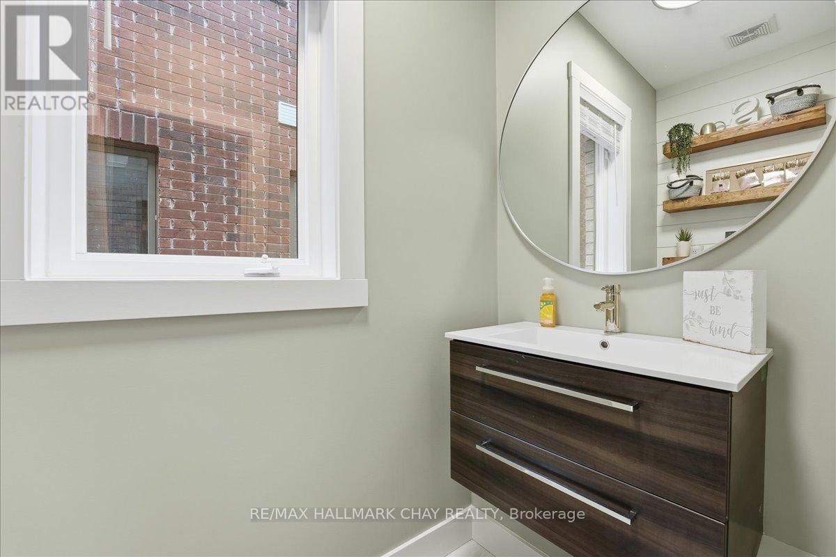 26 Lowry Court, Barrie, Ontario  L4N 7N3 - Photo 9 - S12955102