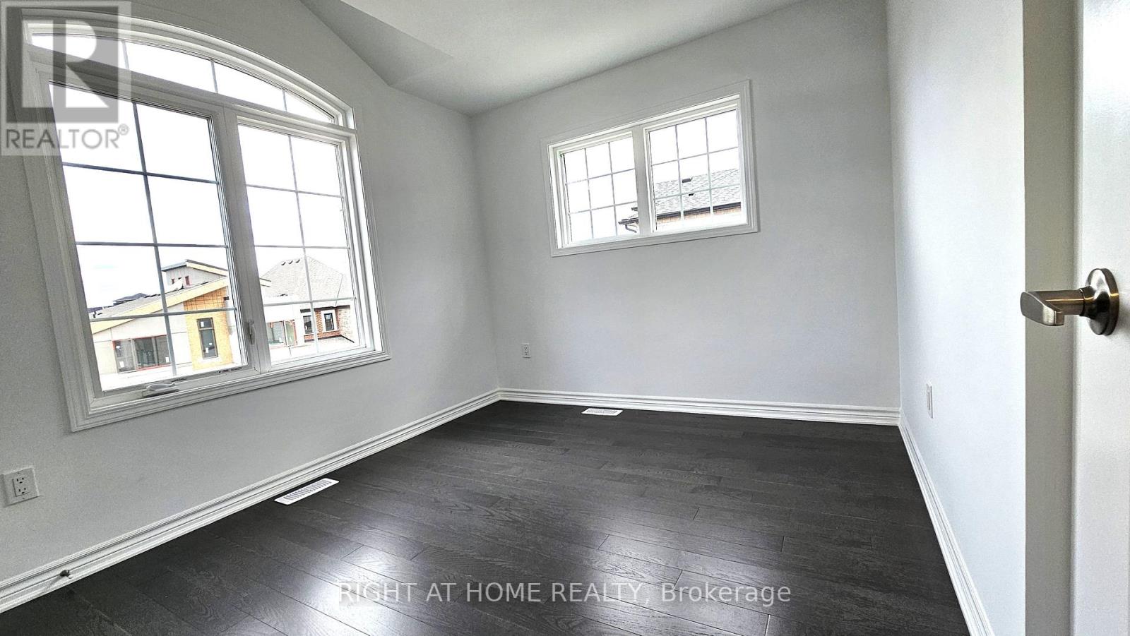 1261 Courtleigh Trail, Oakville, Ontario  L6H 7Y2 - Photo 17 - W12955086