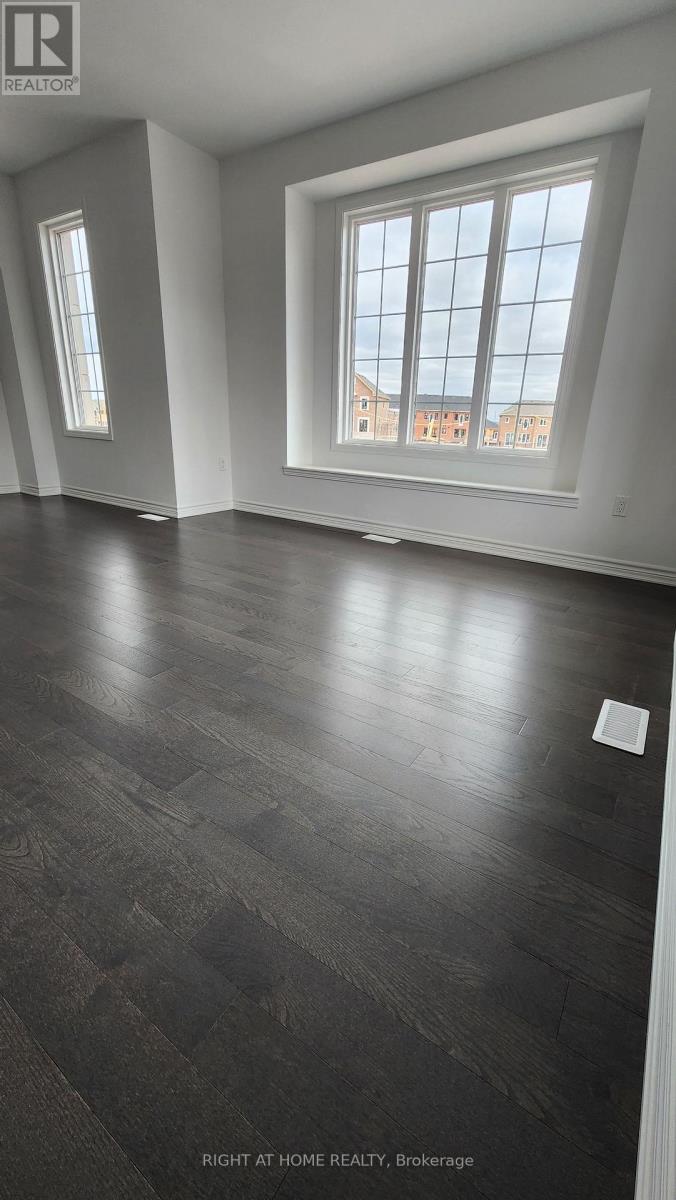 1261 Courtleigh Trail, Oakville, Ontario  L6H 7Y2 - Photo 4 - W12955086