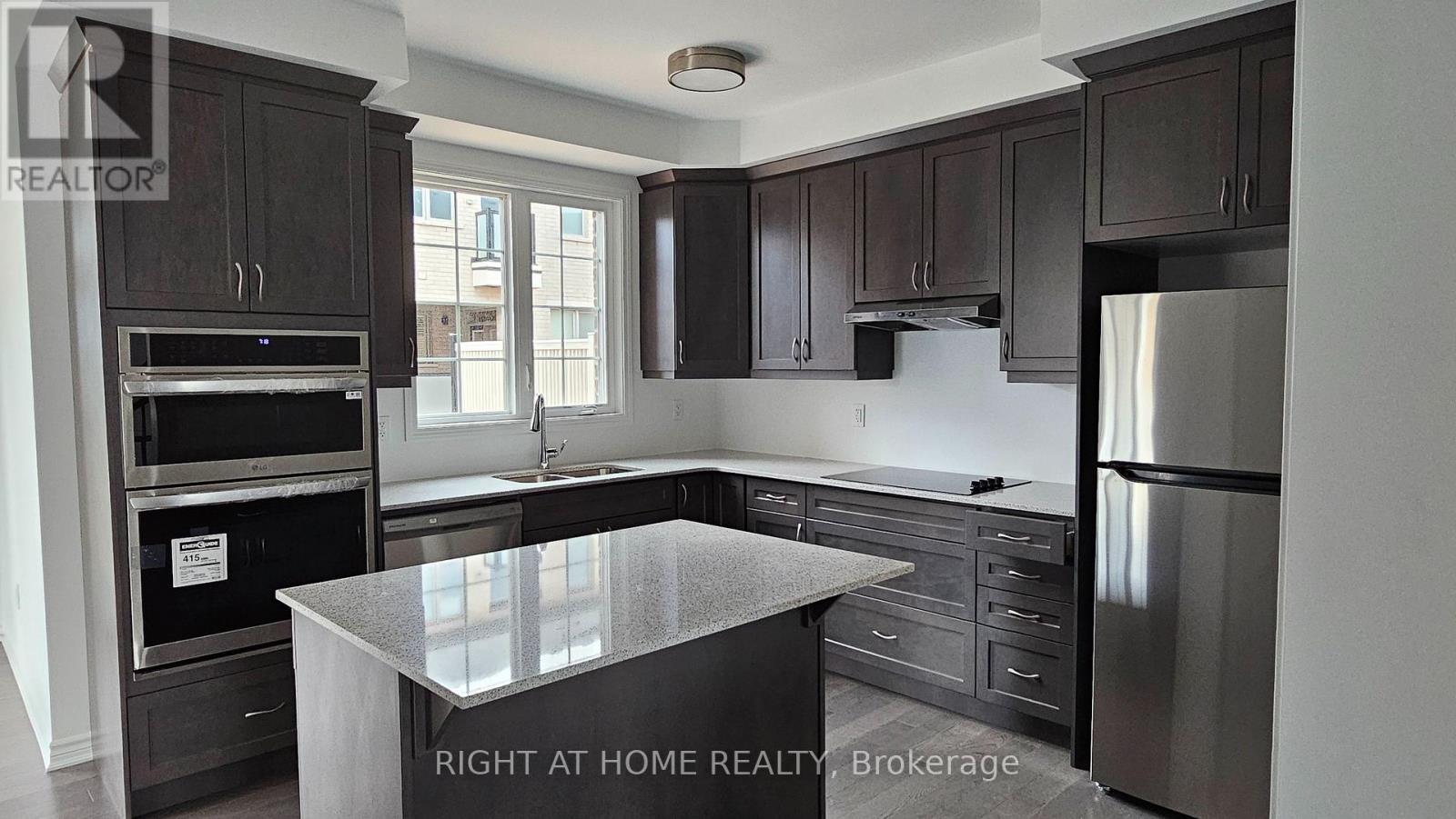 1261 Courtleigh Trail, Oakville, Ontario  L6H 7Y2 - Photo 5 - W12955086