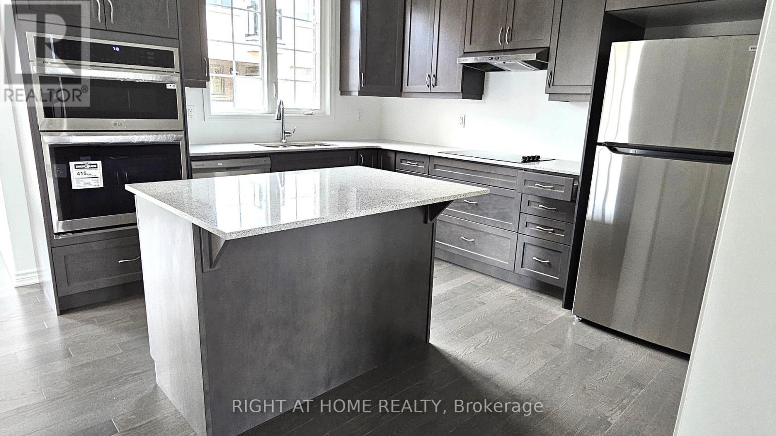 1261 Courtleigh Trail, Oakville, Ontario  L6H 7Y2 - Photo 6 - W12955086