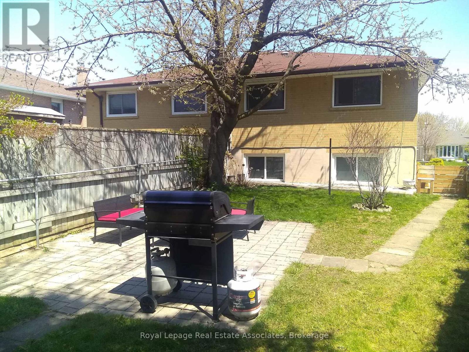 Upper - 1492 Sandgate Crescent, Mississauga, Ontario  L5J 2E5 - Photo 11 - W12955090
