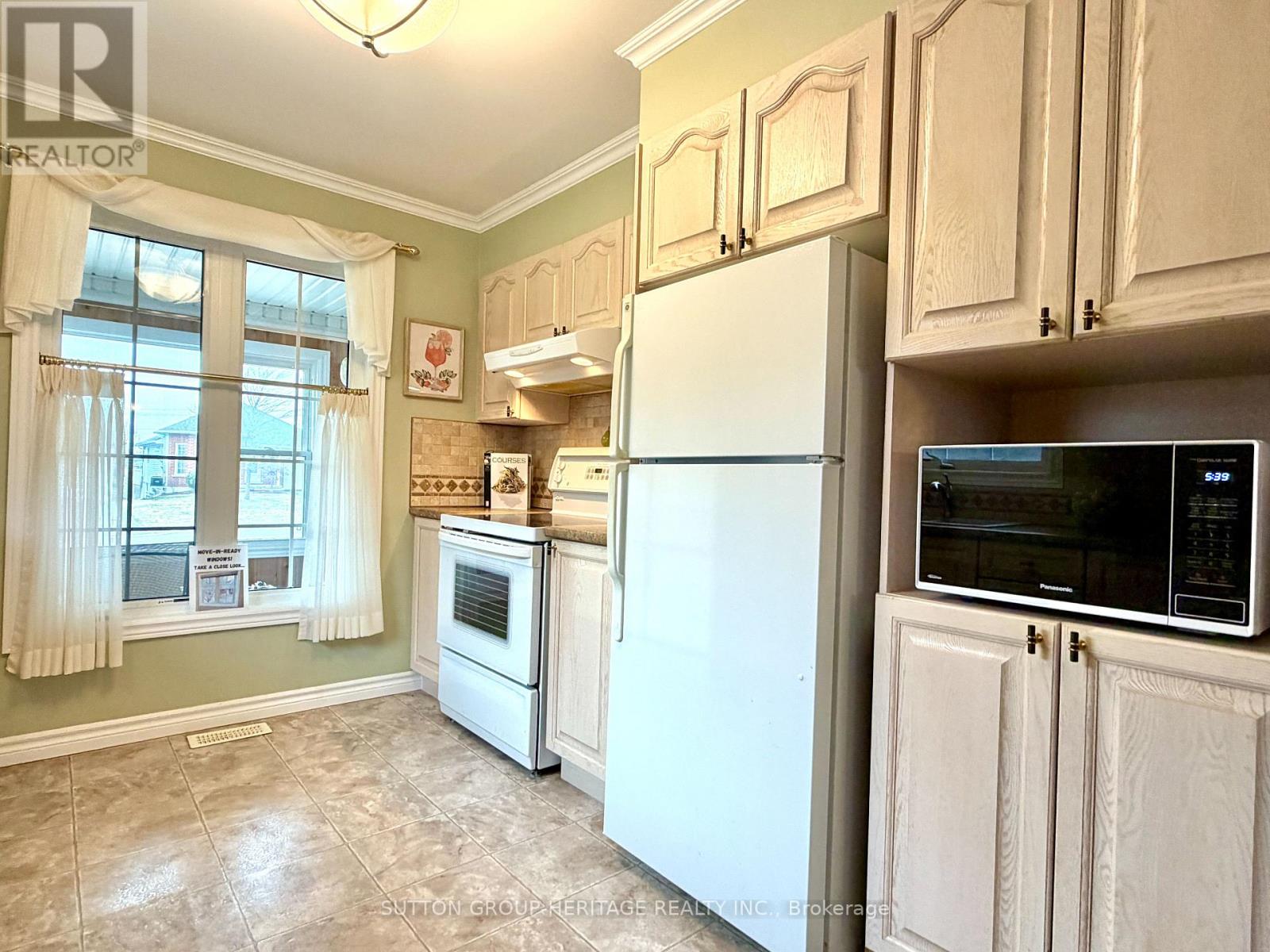 5 Susan Court, Kawartha Lakes, Ontario  K9H 4H1 - Photo 4 - X12954042