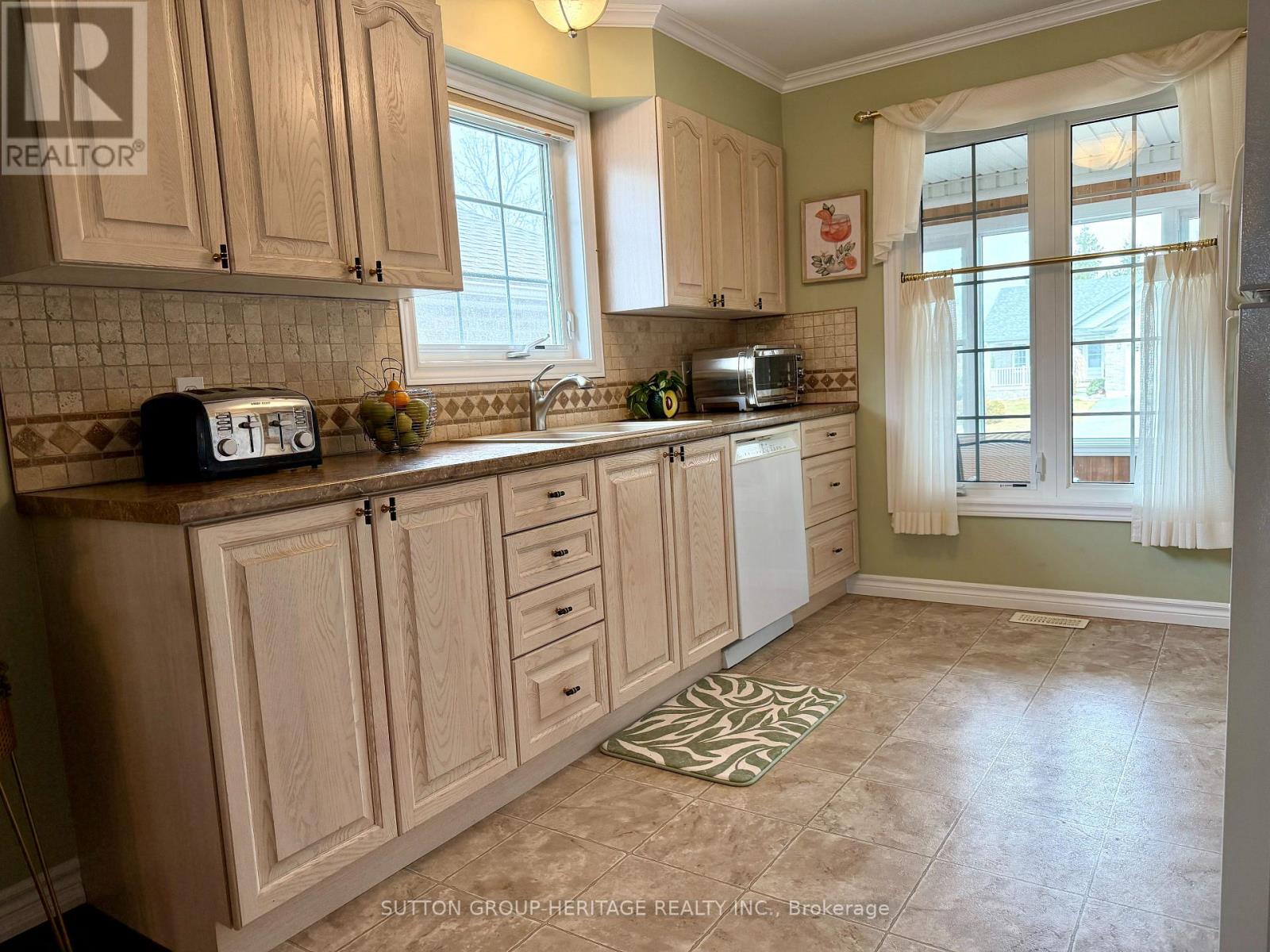 5 Susan Court, Kawartha Lakes, Ontario  K9H 4H1 - Photo 3 - X12954042