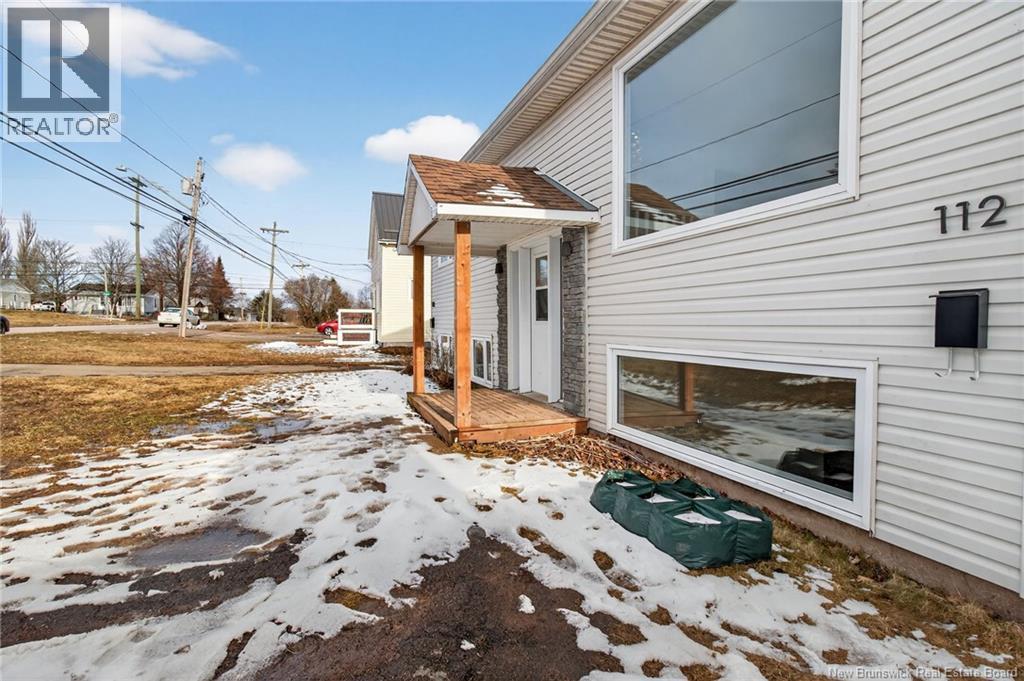 110-112 Highlandview Road, Moncton, New Brunswick  E1A 2K8 - Photo 3 - NB136313