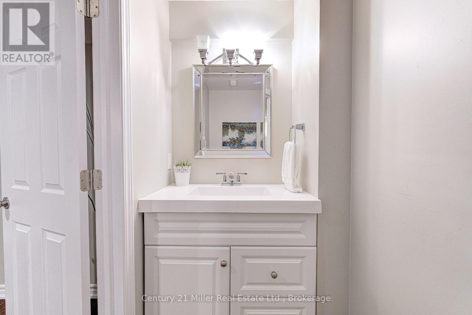 2142 Meadowglen Drive, Oakville, Ontario  L6M 4C8 - Photo 33 - W12829702