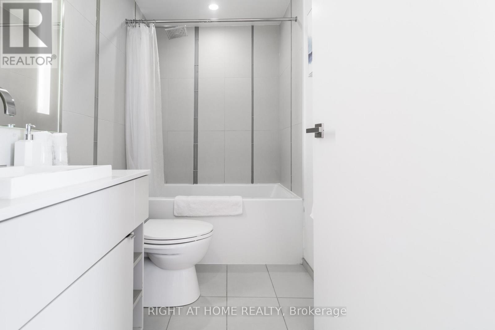 3907 - 101 Peter Street, Toronto, Ontario  M5V 2G9 - Photo 15 - C12764320