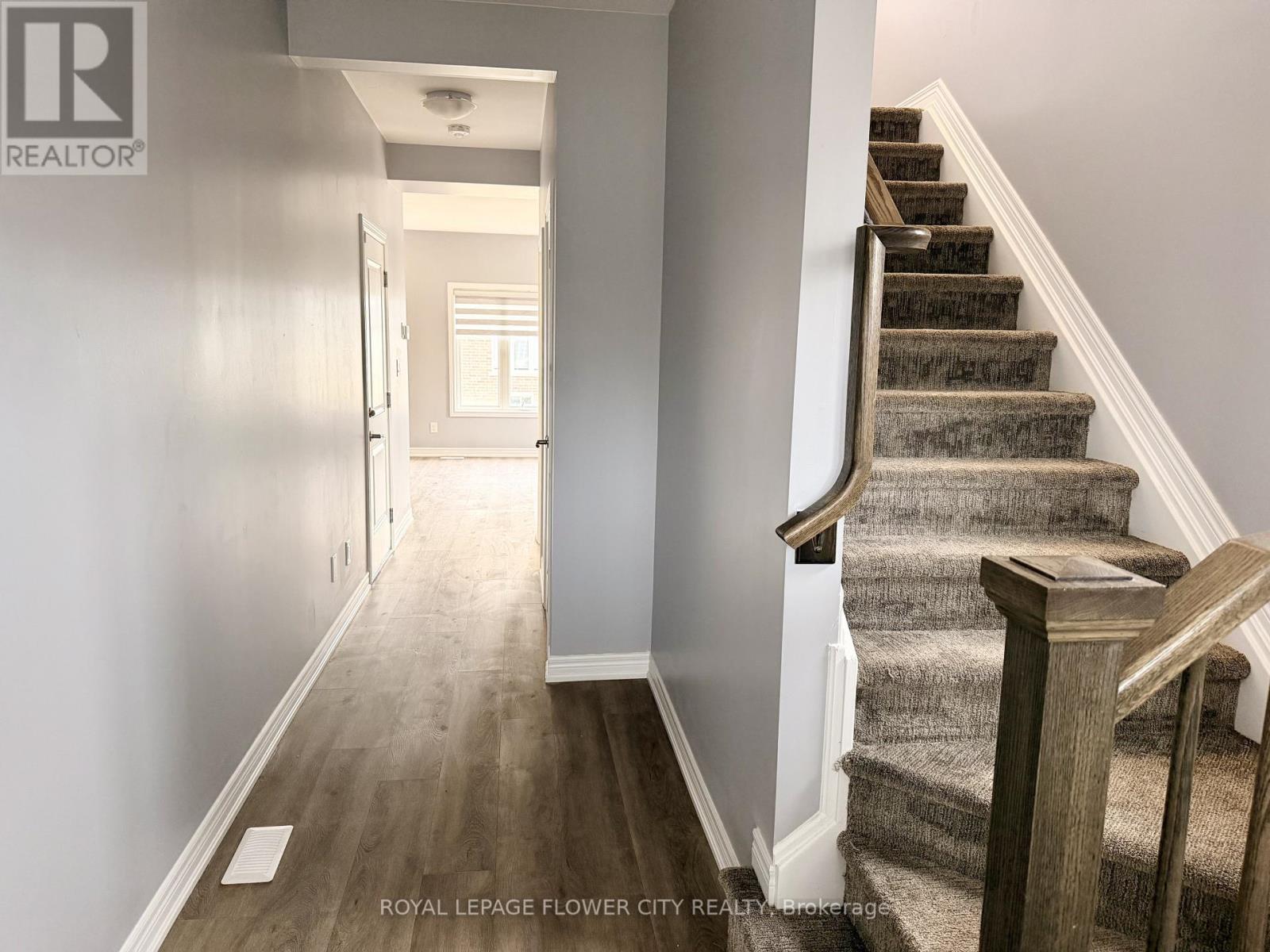 139 Sunflower Place, Welland, Ontario  L3C 0H9 - Photo 3 - X12905252